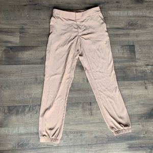 Guess tan and gold pants